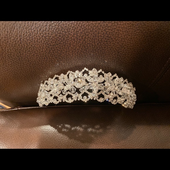 crown - Picture 2 of 6